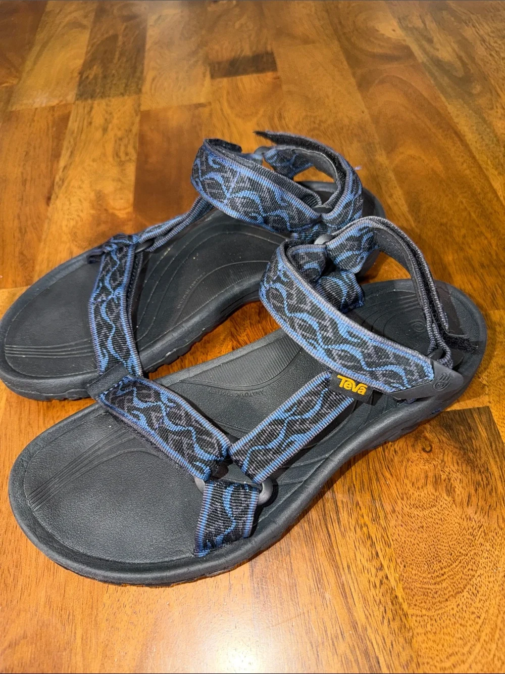 Teva  hurricane 8 Men's Navy and Black Patterned Strap Sandal